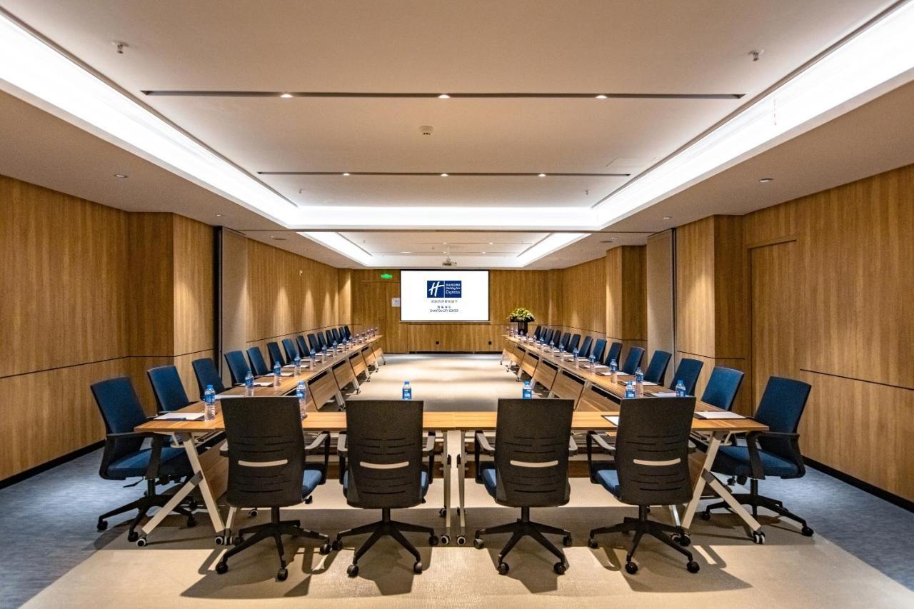 Holiday Inn Express Shantou City Center By Ihg Exterior photo